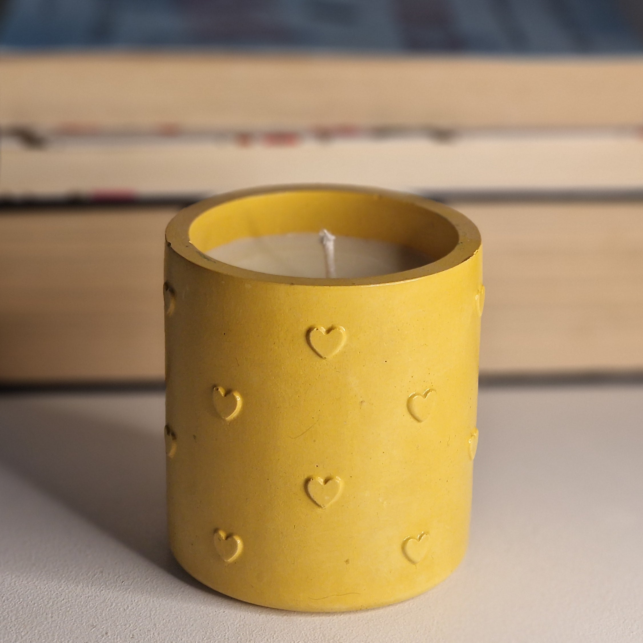 Lumânări în vase ceramice